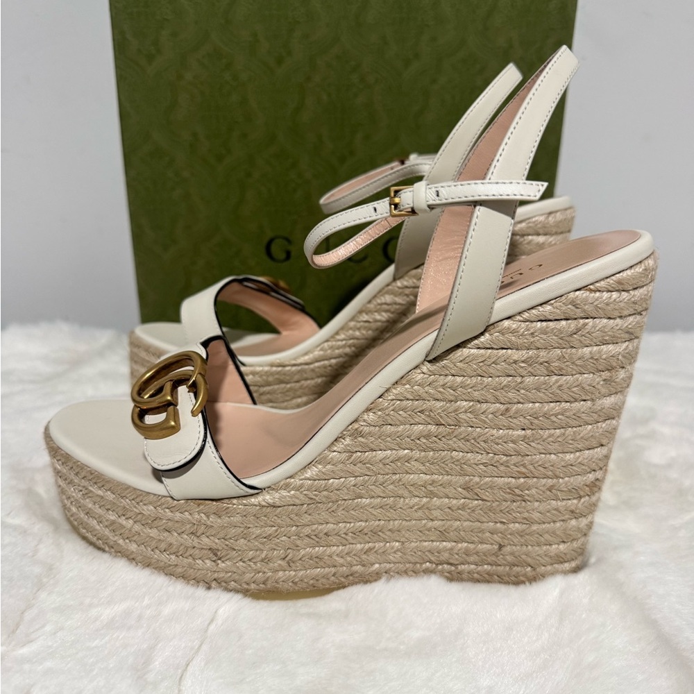 Gucci Women's White and Gold Wedge Sandals - Picture 4 of 7